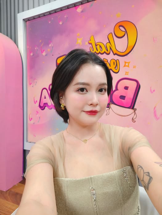Co-Host của chương trình Chat Với Mẹ Bỉm Sữa
